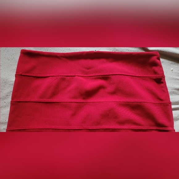 Red zip mini skirt - Picture 2 of 3